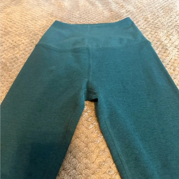 Beyond Yoga Spacedye Caught in the Midi Teal leggings {XS} - Picture 2 of 5
